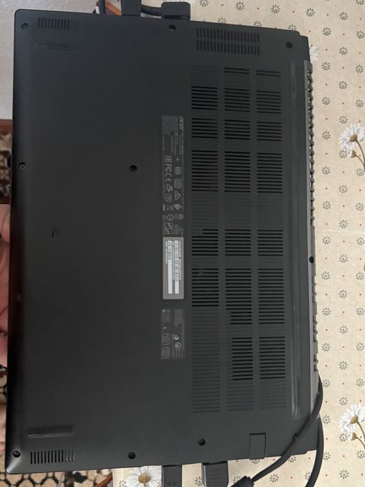 Acer Aspire 7 (i5-9300H / GTX 1650 / 12GB RAM / 128GB SSD + 1TB HDD)