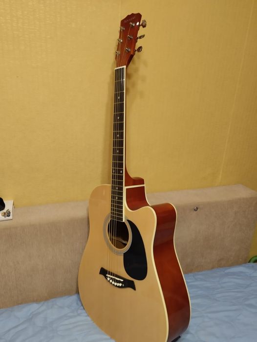 Срочно продам гитару