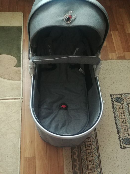 Продам каляску     серый цвет