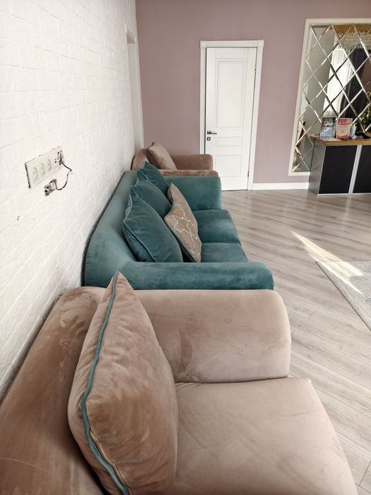 Продам диван с двумя креслами