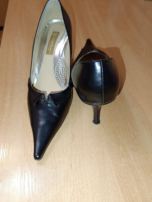 Туфли женские на каблуке