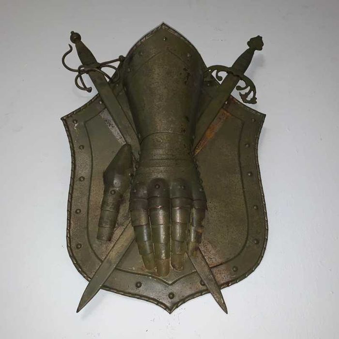 Panoplie cu 2 sabii din alama