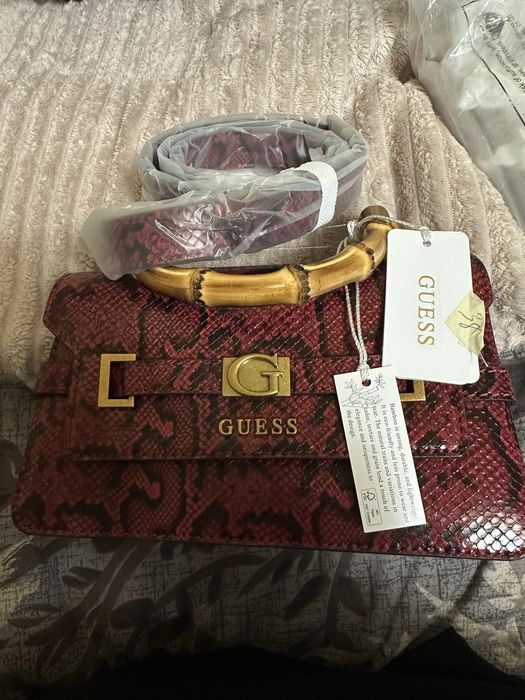 Дамски чанти guess