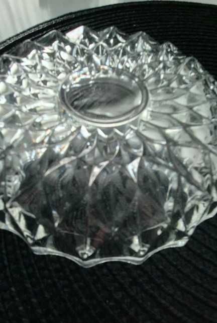 3 Boluri de servire din sticlă tăiată transparentă