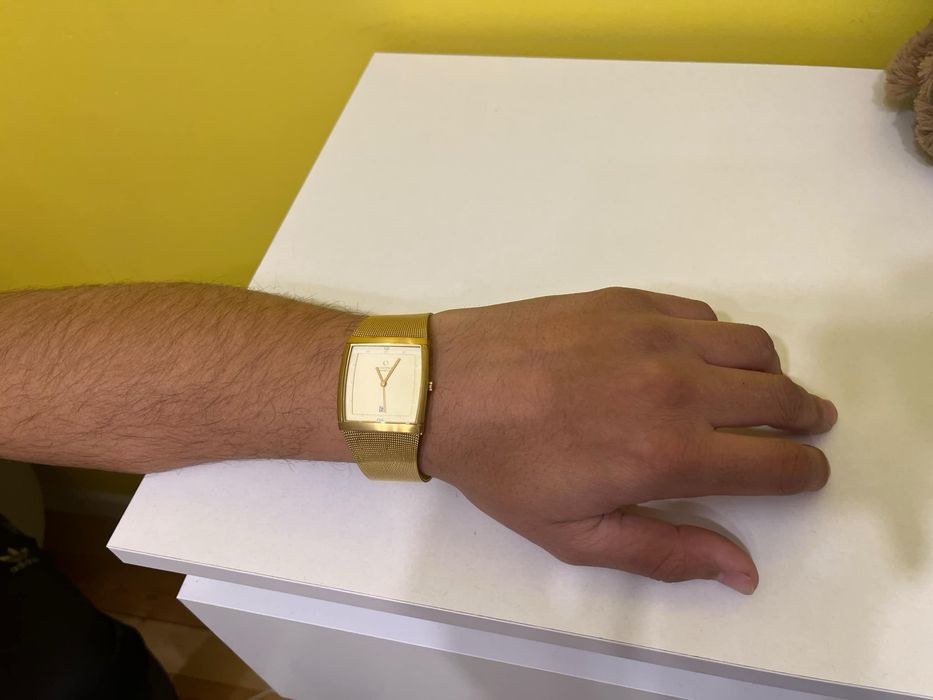 Стилен часовник OBAKU