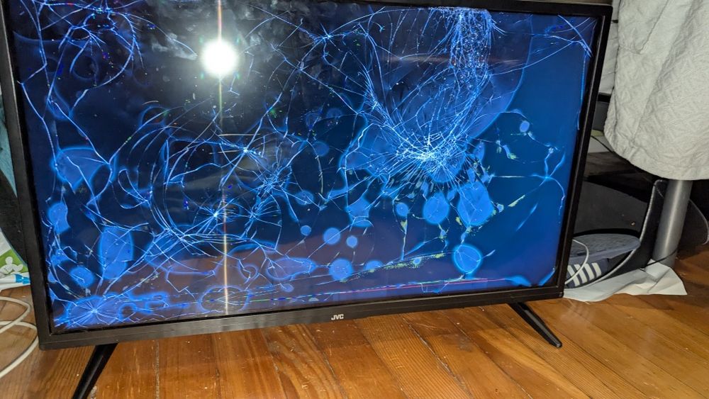 Телевизор JVC LT-32VAF3200 за части