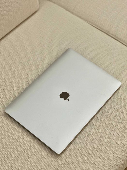 Apple MacBook Pro 15" (2107) - i7 / 16 GB RAM / Retina с ПОДАРЪК