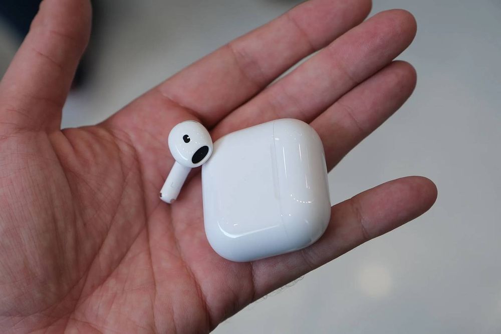 Airpods 4 с шумоподавлением