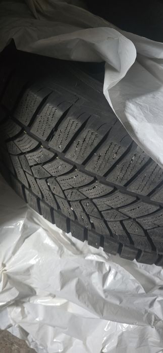 Roti iarna Renault 17" / Anvelope Goodyear //