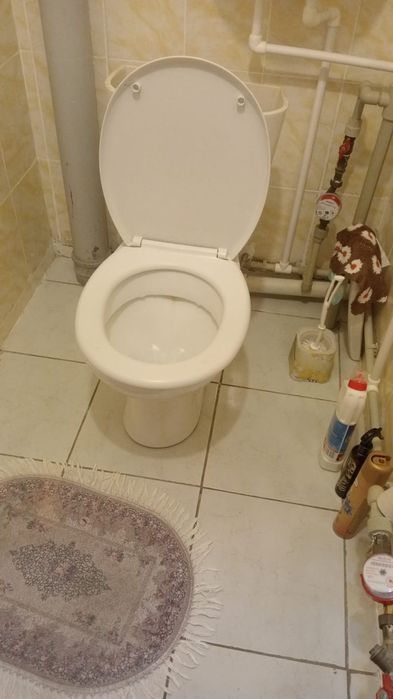 Продам унитаз в отличном состоянии.
