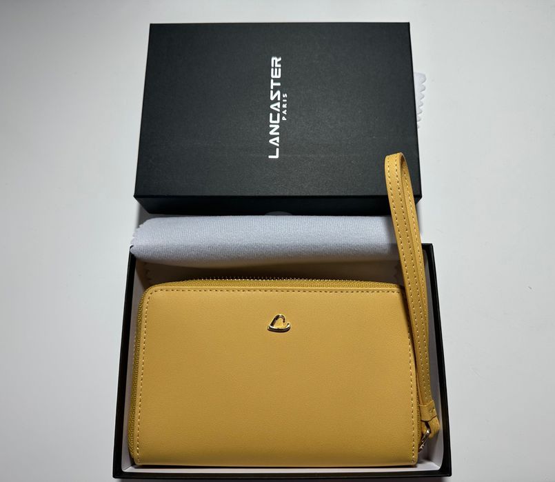 Чисто ново кожено портмоне Lancaster Paris