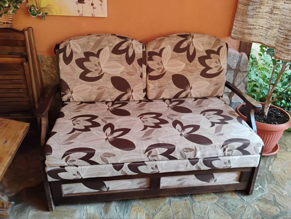 Разтегателен диван