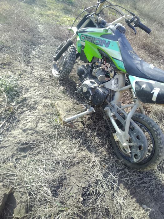 Vând motocros automat