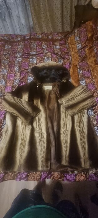 Продам—норковую шубуу