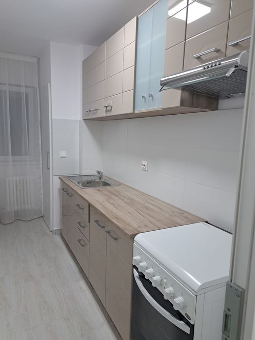 Inchiriez apartment renovat 2 camere in zona Vlaicu