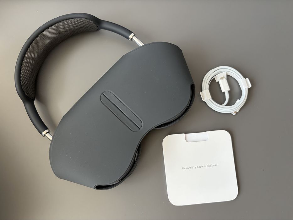 APPLE AirPods Max with Smart Case 1st gen
