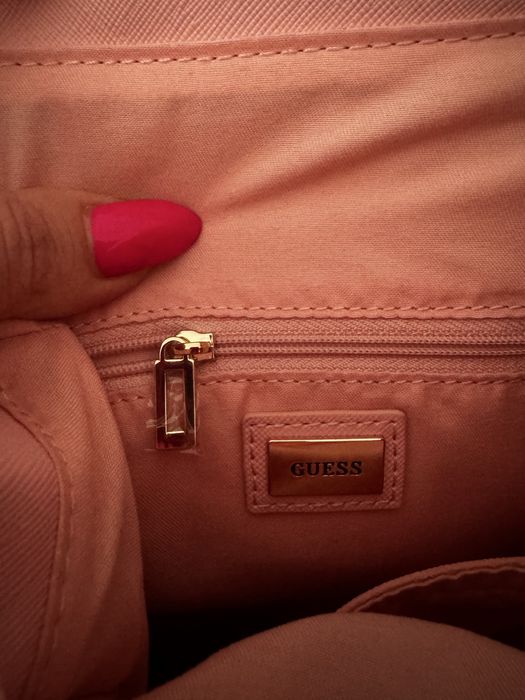 Нова раница GUESS