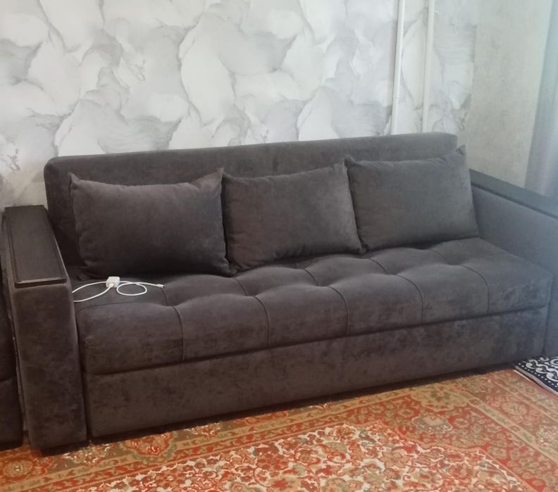 Диван почти новые