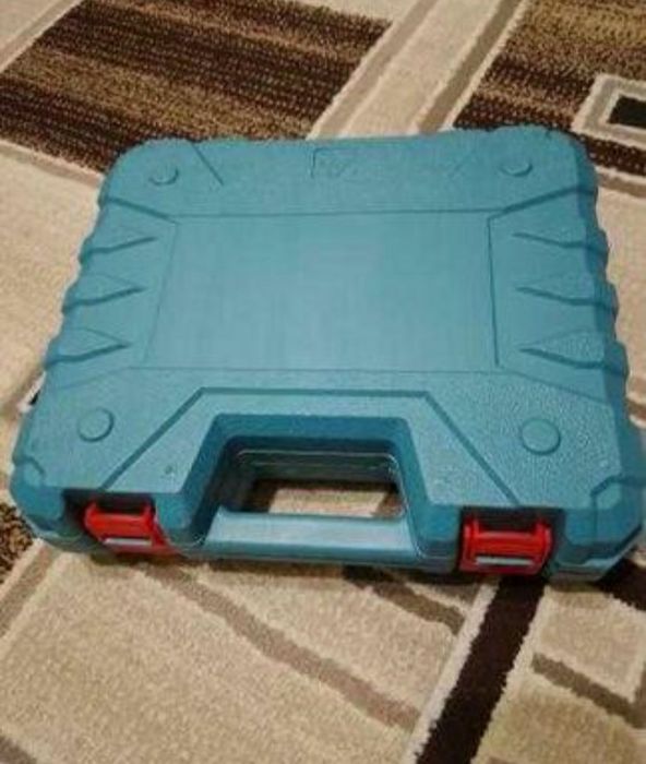 Шуруповерт продам