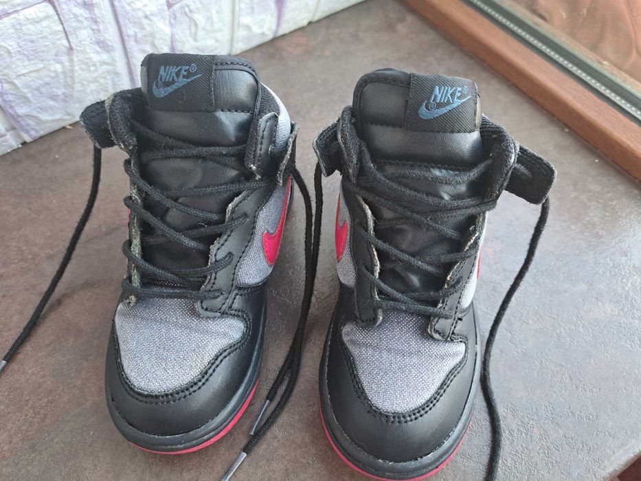 маратонки за момиче кецове,спортни обувки Nike,найк,номер 25,5