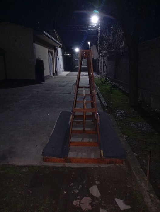 Changan автомобили учун ойна ташишга мўлжалланган пирамида сотилади