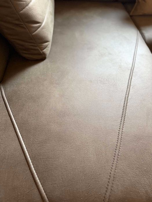 Продавам нов диван