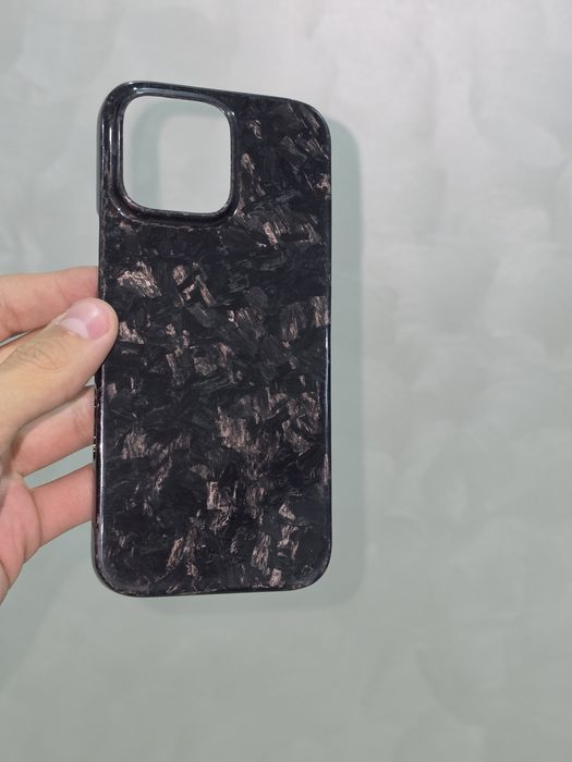 Iphone 16 pro max chexol kovinniy carbon