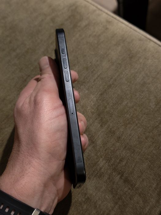 Продавам apple iphone 15 pro max 256gb