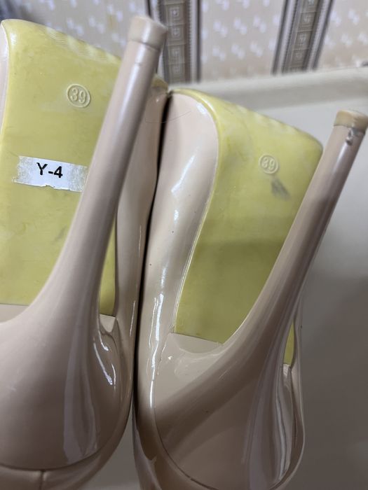 Туфли 39 бежевый в хорошем