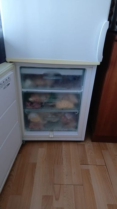Отдам даром холодильник