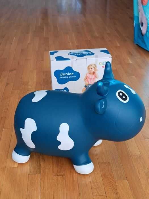 Надуваема играчка за скачане 12м+ развива координация и баланс