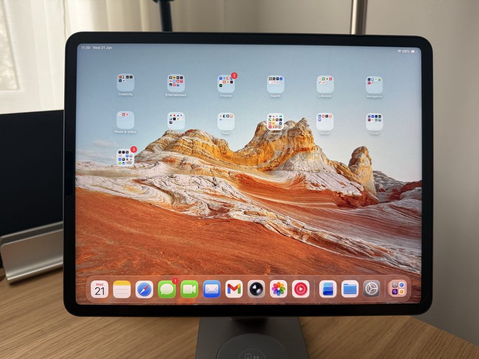 2021 iPad Pro (5th Gen) Apple M1 chip 256GB Wi-Fi Space Gray MHNH3HC/A