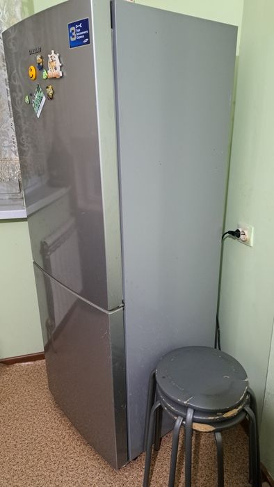 Продам холодильник samsung