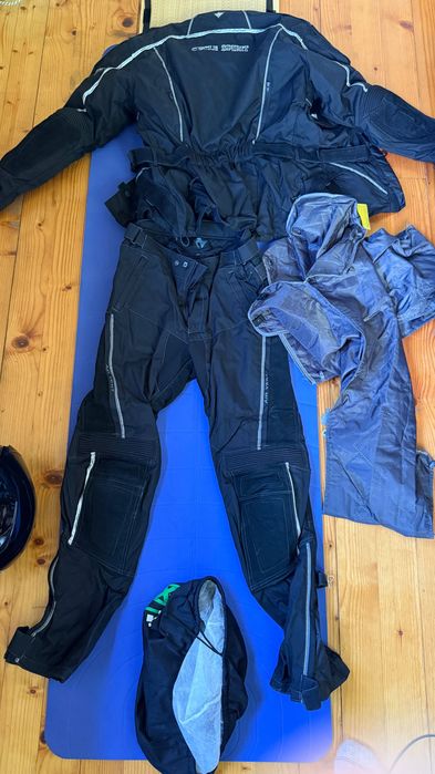 Casca, jacketa si pantaloni motocicleta "M" nou Tg Mures pret f mic!