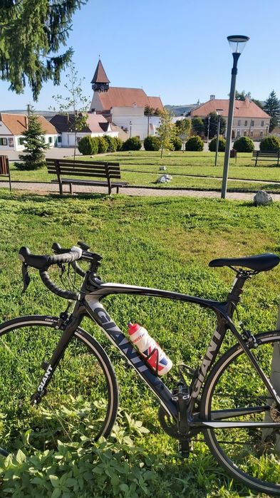 Vând bicicleta de șosea Giant TCR