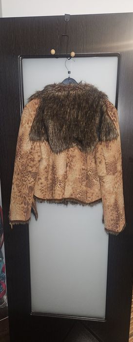 Vând haină blană