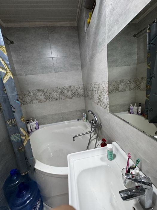 Квартира 4-ех комнатная/4 xonasi с ремонтом в центре города на Ц1