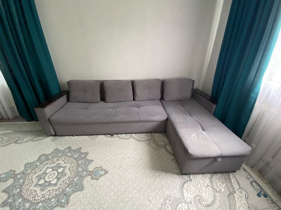 Продам диван для гостиной