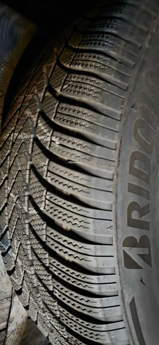 Bridgestone зимни гуми 255/55/R19