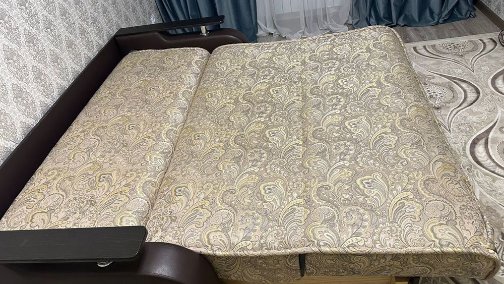 Диван в хорошем состоянии