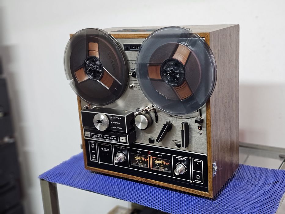Magnetofon Akai X-201D