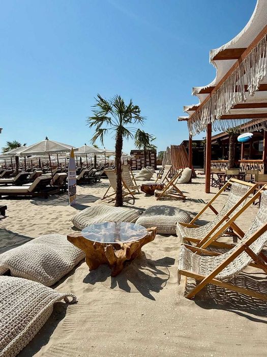 Ръчно плетени столове от макраме тип шезлонг за плаж, бар, ресторант