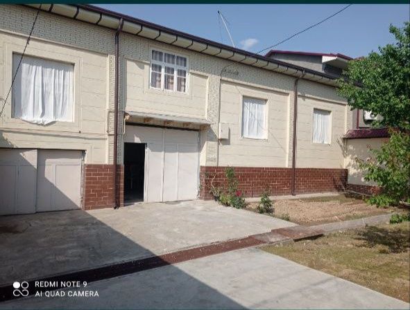 Уй сотилади 8 сўтик