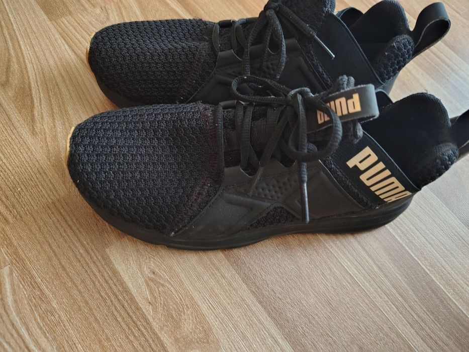 Vând adidași Puma mărimea 39