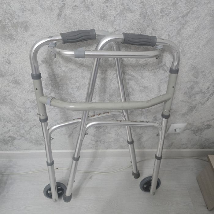 Ходунки для взрослого