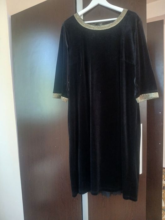 Платье продам красивые