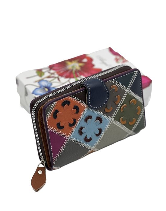 Portofel de dama din piele.