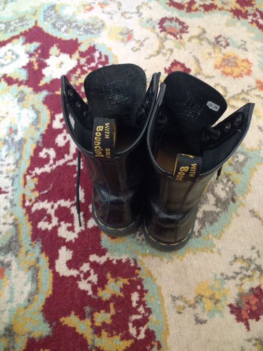 Vând cizme Pumă și bocanci Dr martens.
