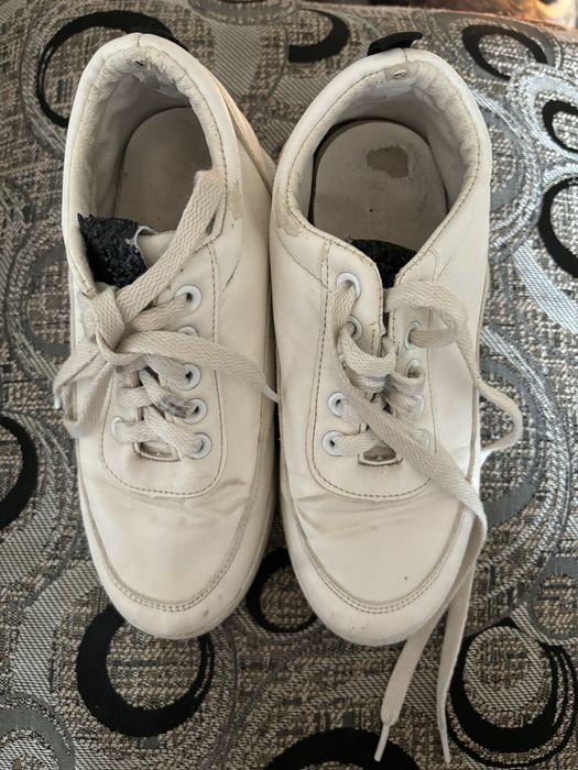 Отдам обувь ( разные размеры и модели )