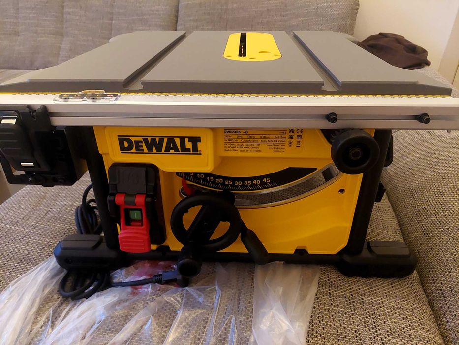 Продавам DeWALT DWE7485 настолен циркуляр